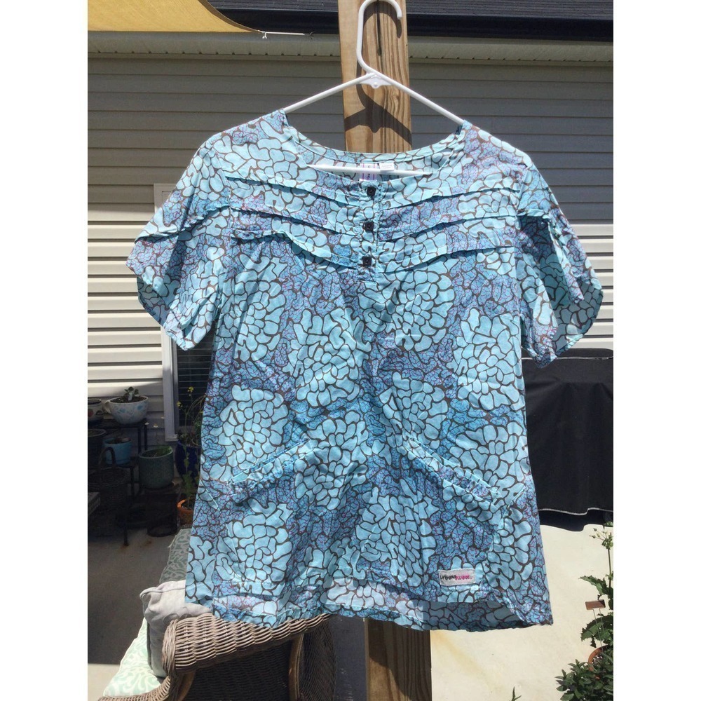 Urban & sweet size medium scrub top scrubs womens blue brown feminine